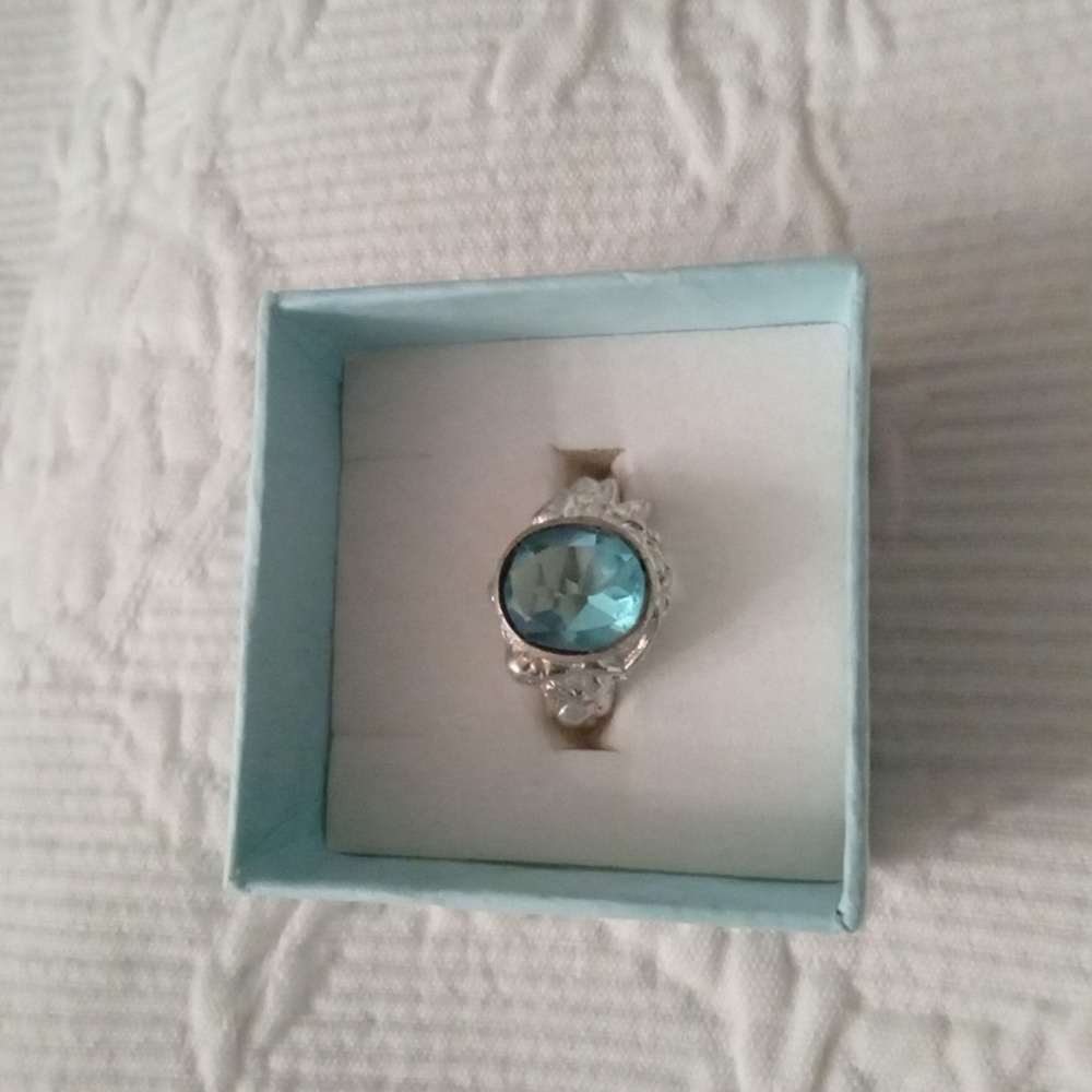 Vintage Artizan Handcrafted 925 Silver Ring with Natural Quartz Stone
